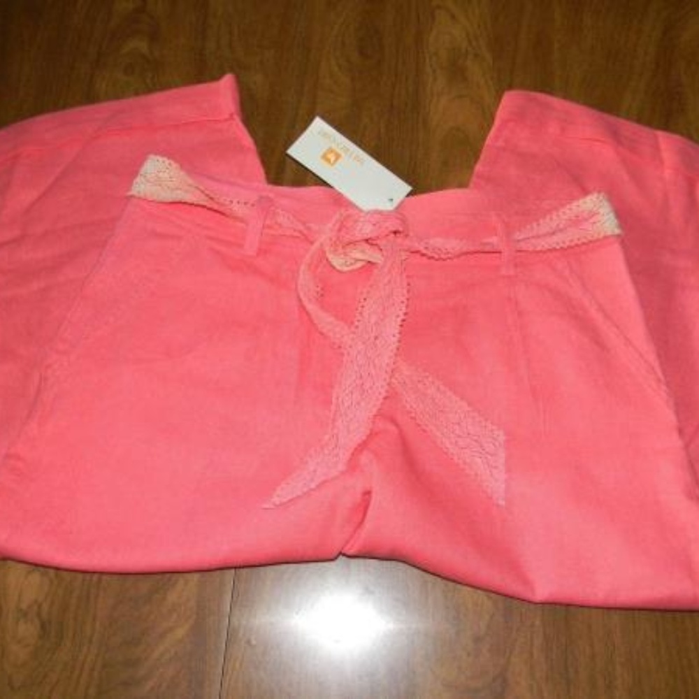 Metro Girl Size Small Pink Capri Pants Belt NWT